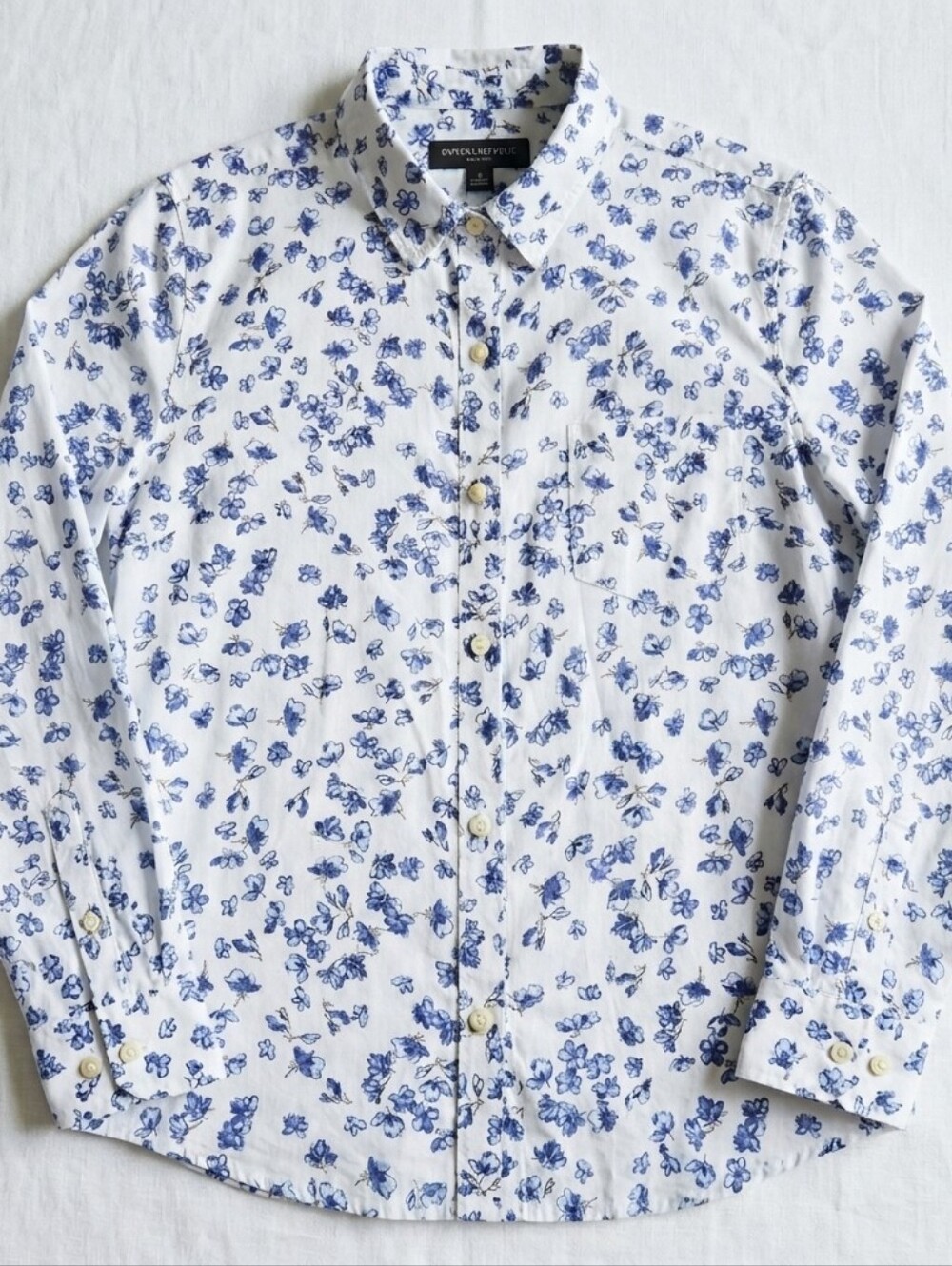 BANANA REPUBLIC Classic Fit Blue Floral Button-Down Gauze Shirt - M